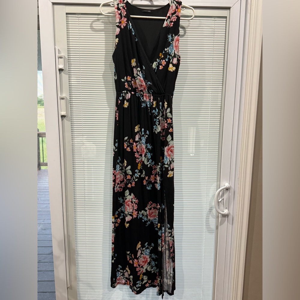 Papermoon Black Floral Sleeveless V-Neck Maxi Dress - S/M